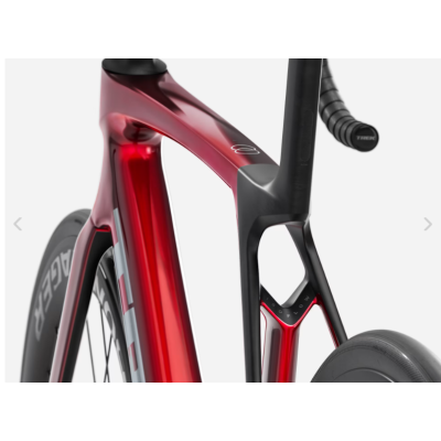 Trek Madone SL 6 Gen 8 2026 – Bicicleta Aero Carbono Shimano 105 D