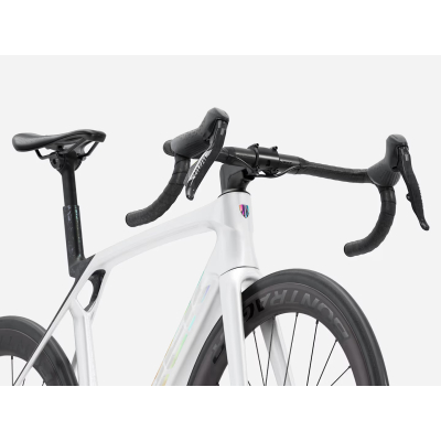 Madone SL 6 AXS Gen 8